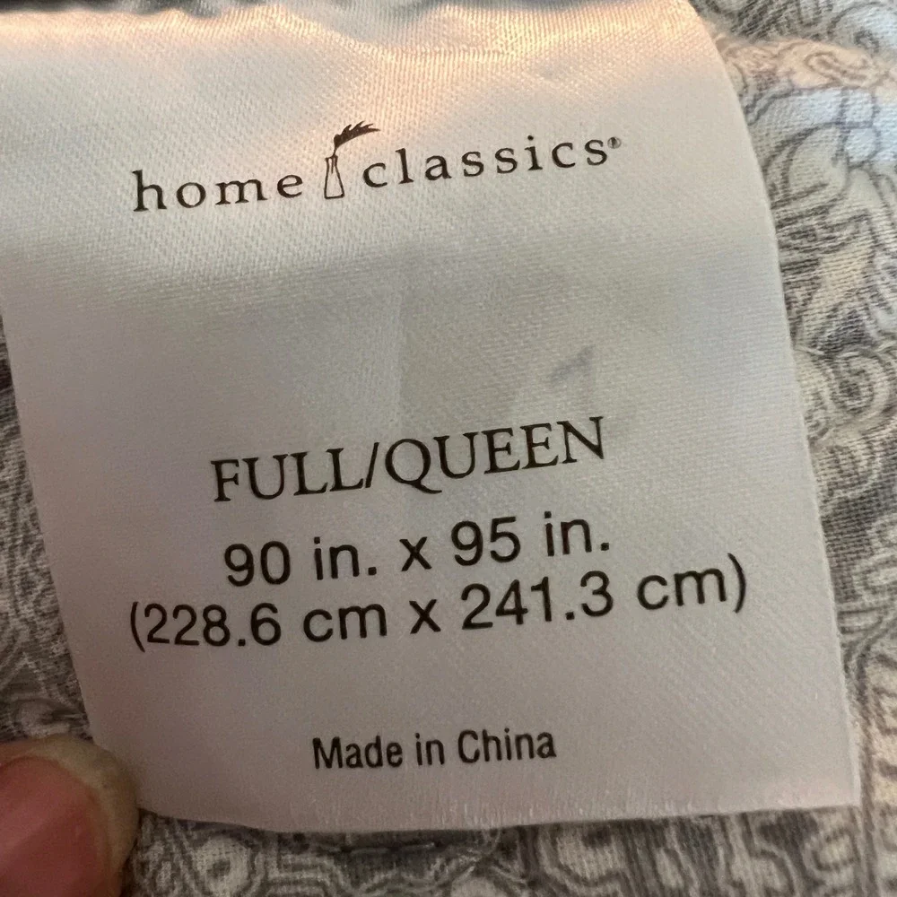 Home Classics Full Queen Patchwork Quilt & two pillow shams Paisley Floral 90x95